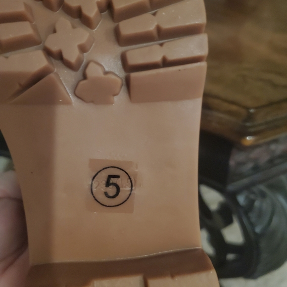 Gold and Pink Women's Brogues - Picture 3 of 3